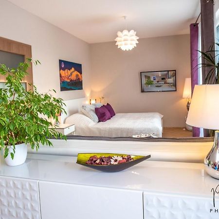 Luxurious, Lovely And Romantic Apartment In ターボル エクステリア 写真