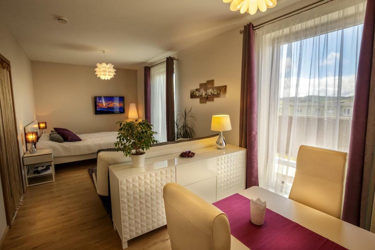 Luxurious, Lovely And Romantic Apartment In ターボル エクステリア 写真