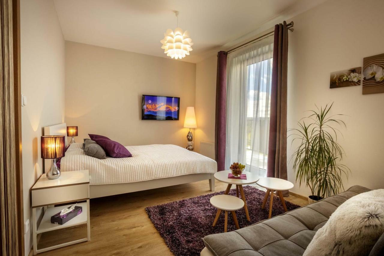 Luxurious, Lovely And Romantic Apartment In ターボル エクステリア 写真