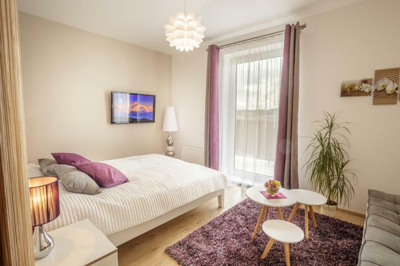 Luxurious, Lovely And Romantic Apartment In ターボル エクステリア 写真