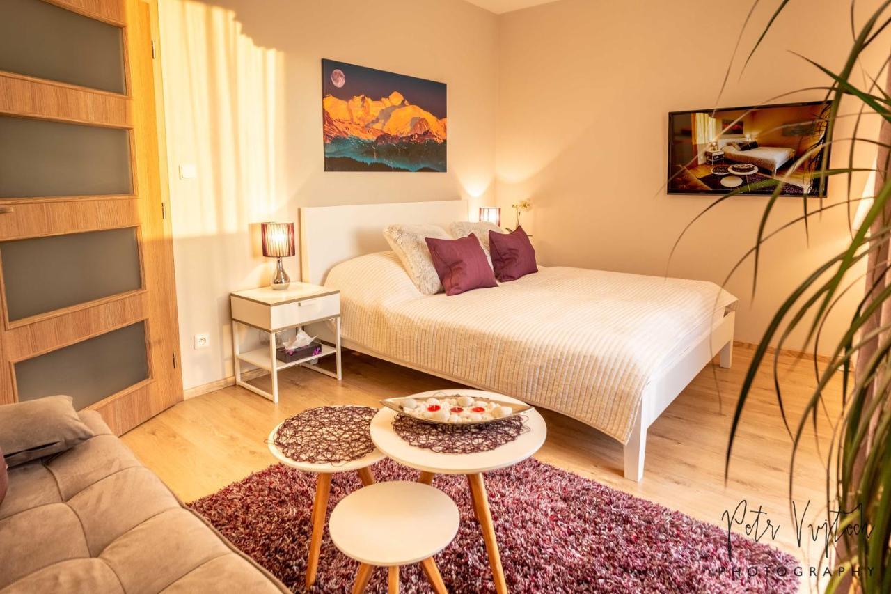 Luxurious, Lovely And Romantic Apartment In ターボル エクステリア 写真