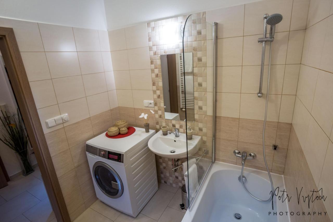 Luxurious, Lovely And Romantic Apartment In ターボル エクステリア 写真
