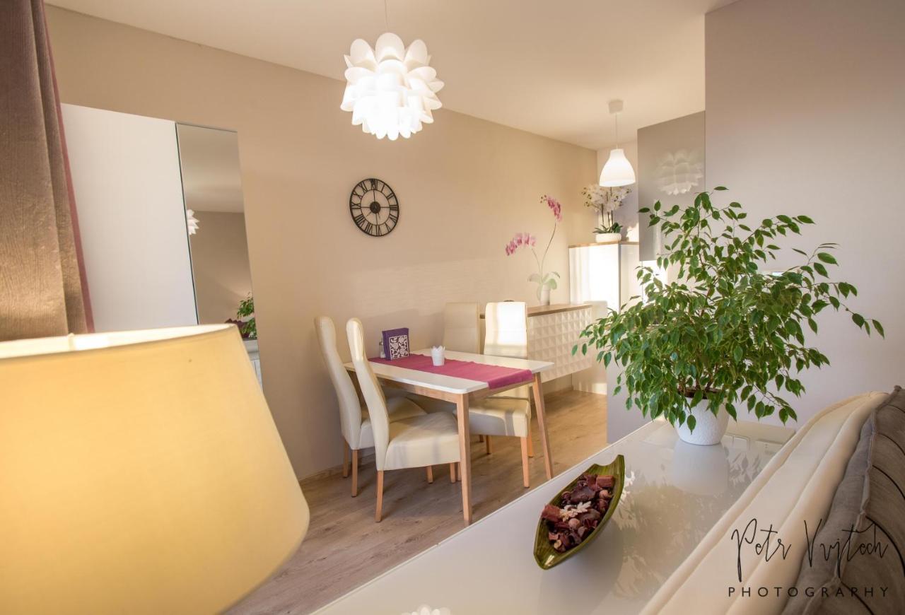 Luxurious, Lovely And Romantic Apartment In ターボル エクステリア 写真